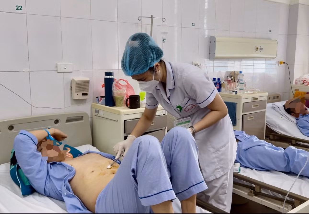 Hy hữu: Xương cá chui vào gan gây nhiễm trùng máu nguy hiểm -0