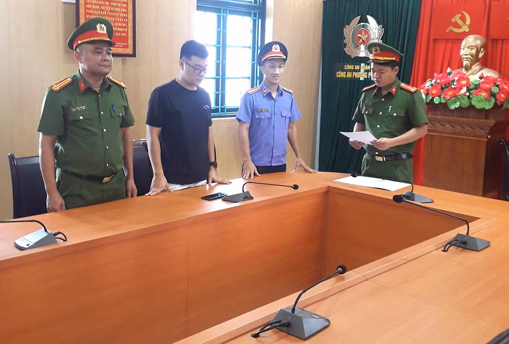 Khởi tố nhóm đối tượng sử dụng công nghệ cao chiếm đoạt tài sản -0