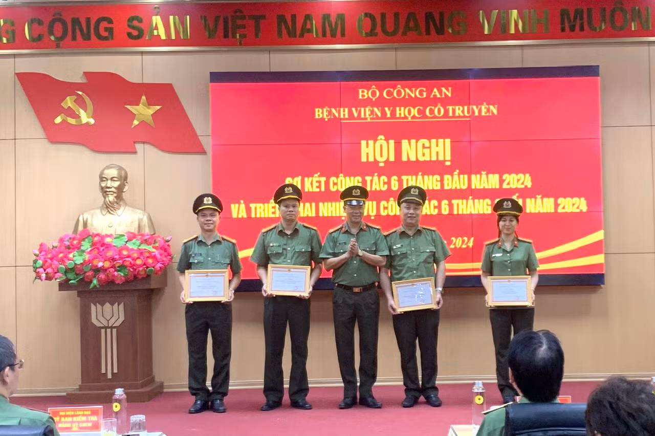 Sơ kết 6 tháng đầu năm Bệnh viện Y học cổ truyền Bộ Công an -0