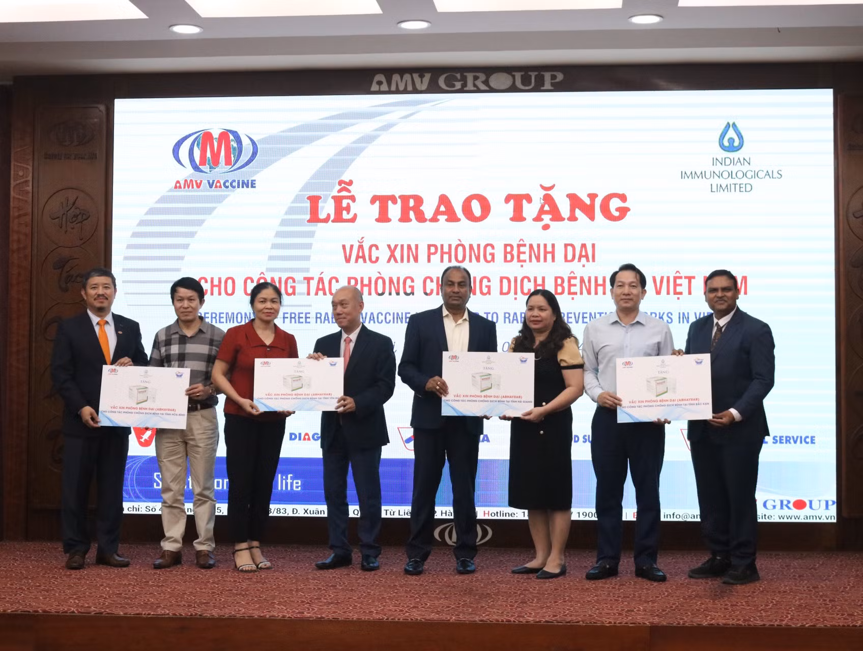 Người nghèo, trẻ em dưới 6 tuổi ở vùng sâu được tiêm vaccine phòng dại miễn phí -0