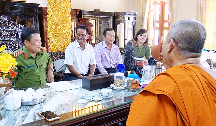 Người con của đồng bào Khmer vì bình yên phum, sóc -0