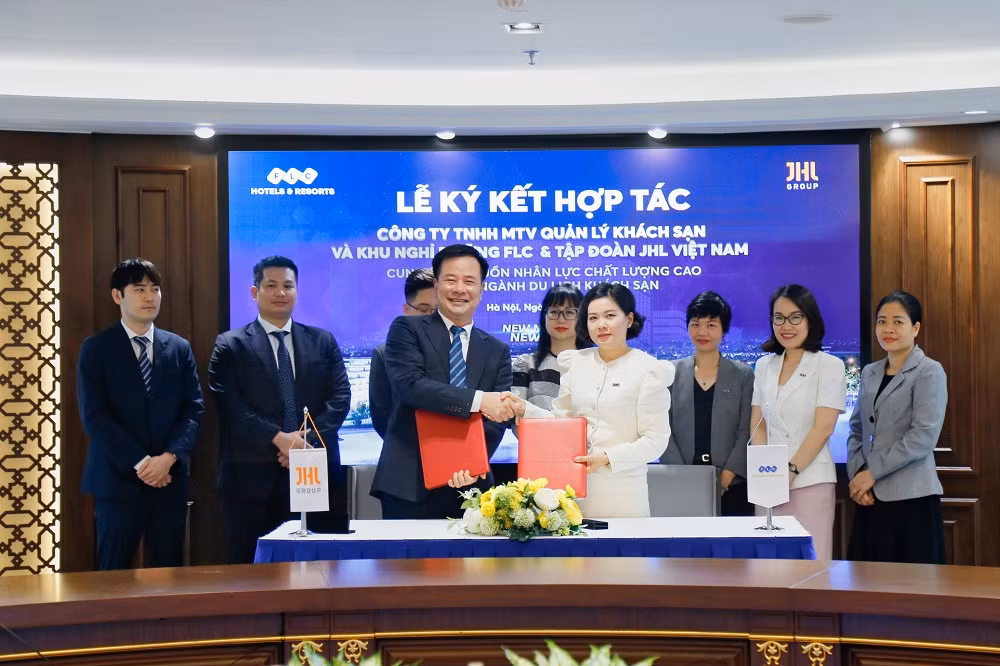 FLC Hotels & Resorts hợp tác với JHL mảng nhân sự du lịch, khách sạn -0