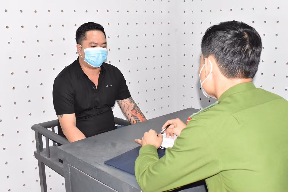 đối tượng vũ văn thái tại cơ quan công an.jpg -0