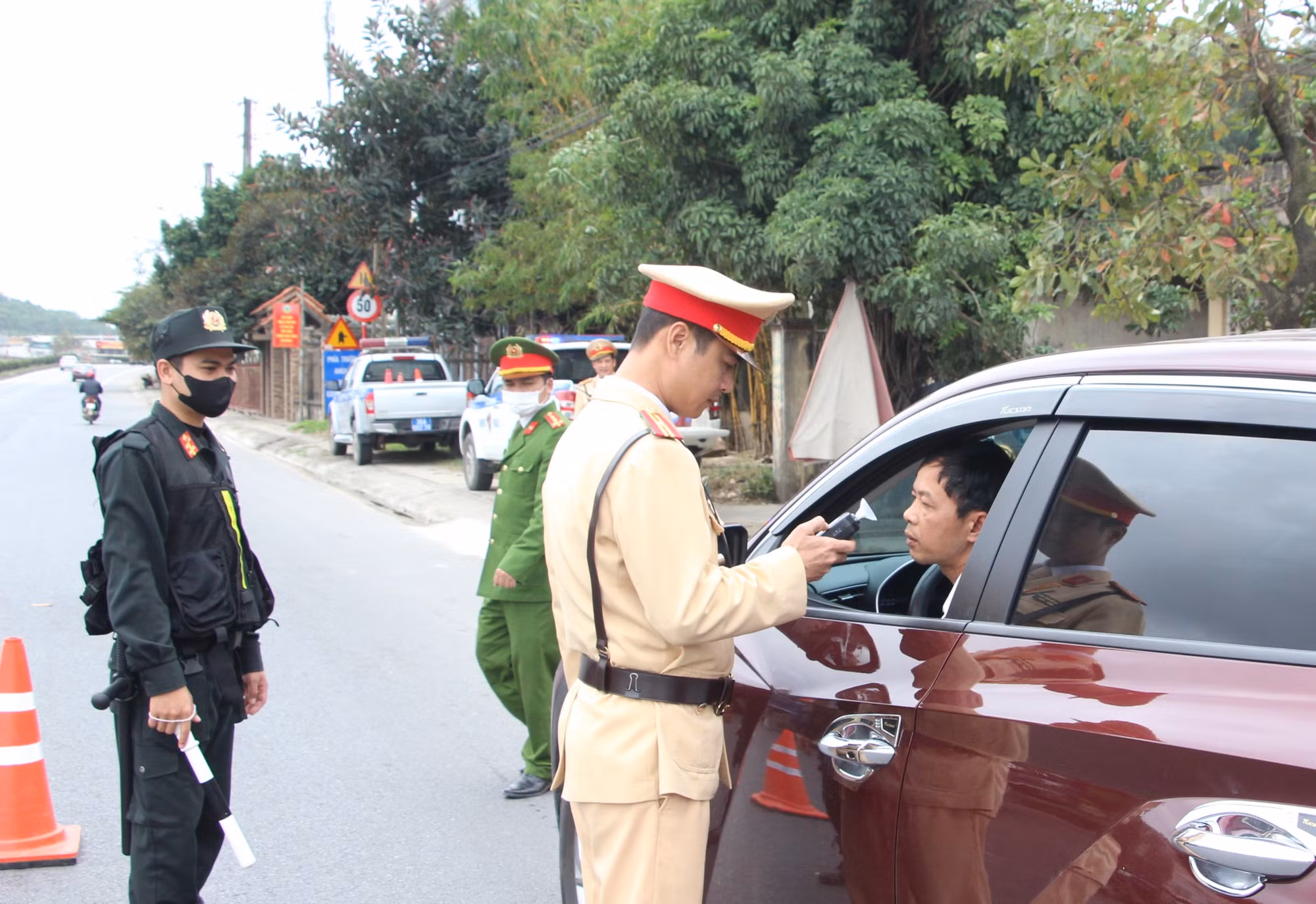 Công an Thanh Hoá bảo đảm tuyệt đối an toàn cho nhân dân vui Tết, đón xuân. -0