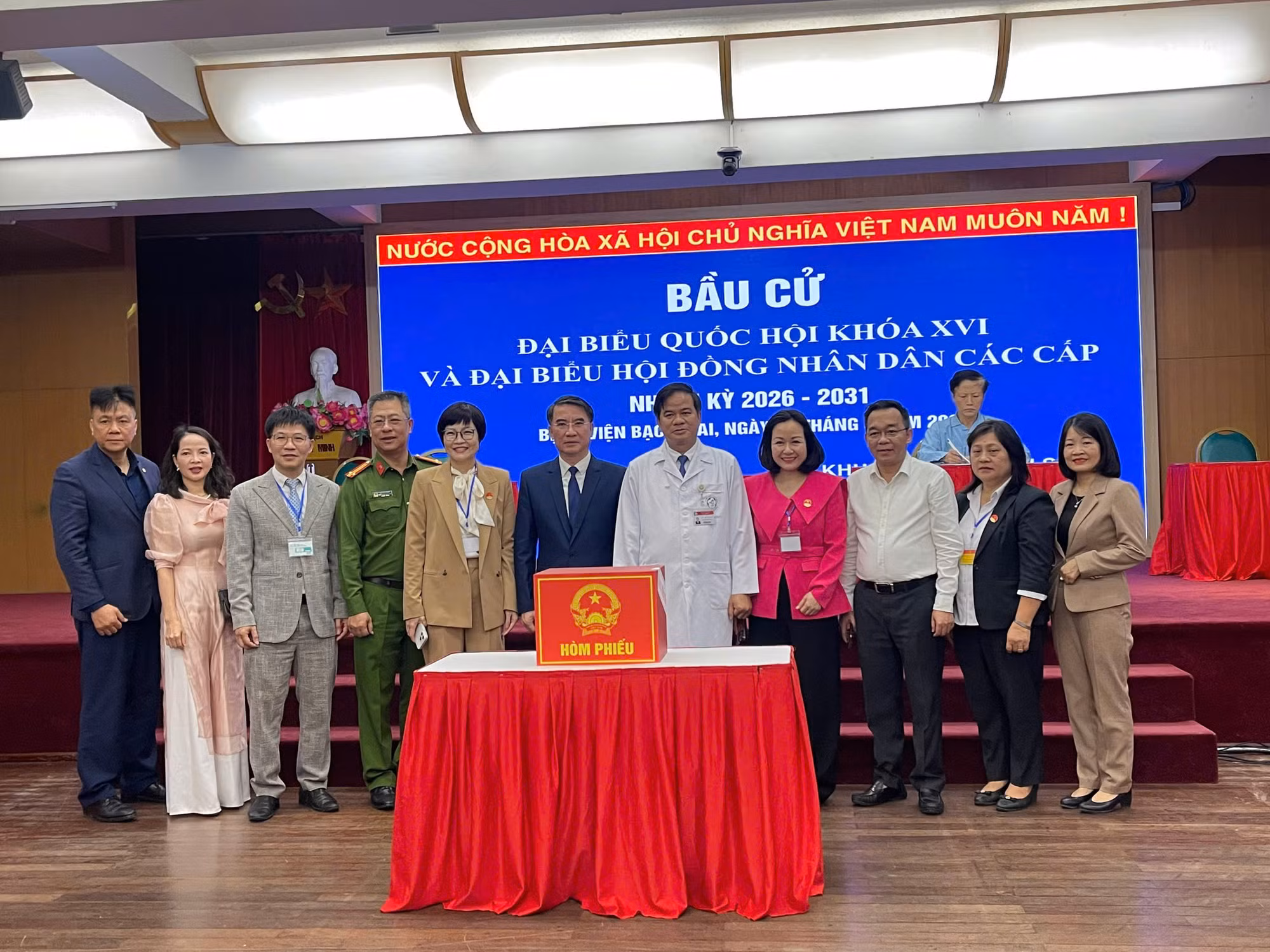 Những lá phiếu đặc biệt nơi giường bệnh -0