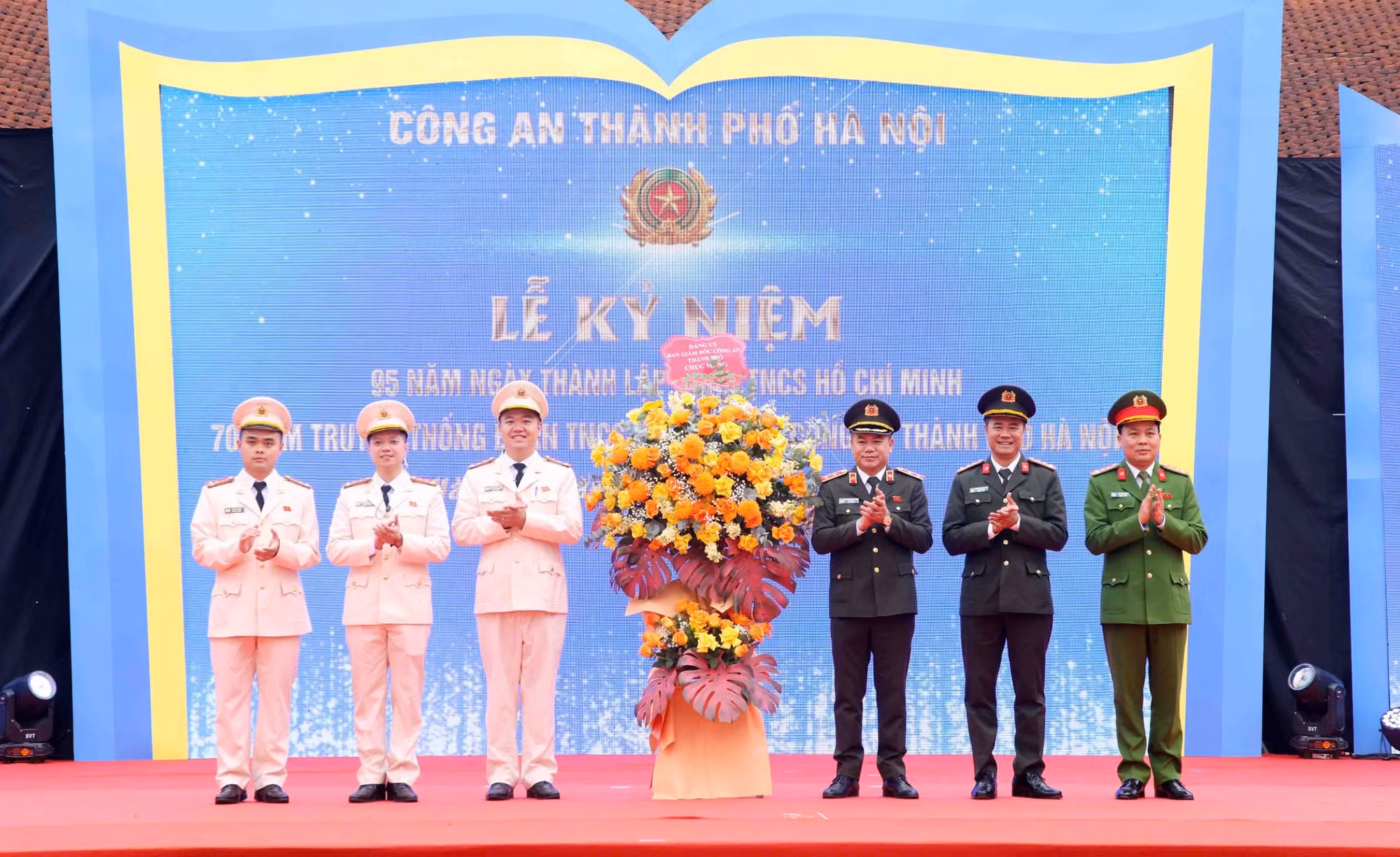 Tuyên dương 10 Gương mặt trẻ Công an Thủ đô xuất sắc tiêu biểu năm 2025 -0