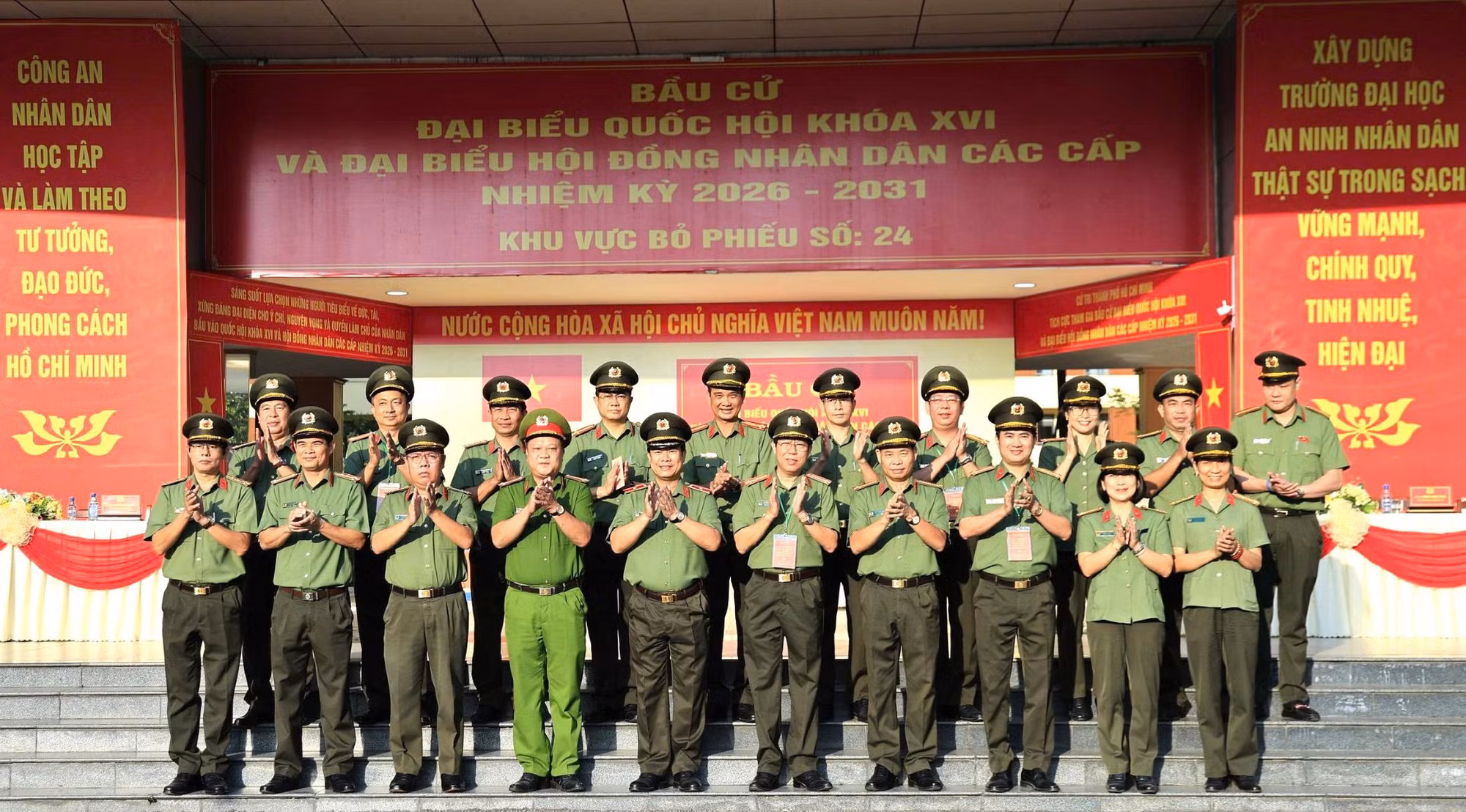 bau7.jpg -0