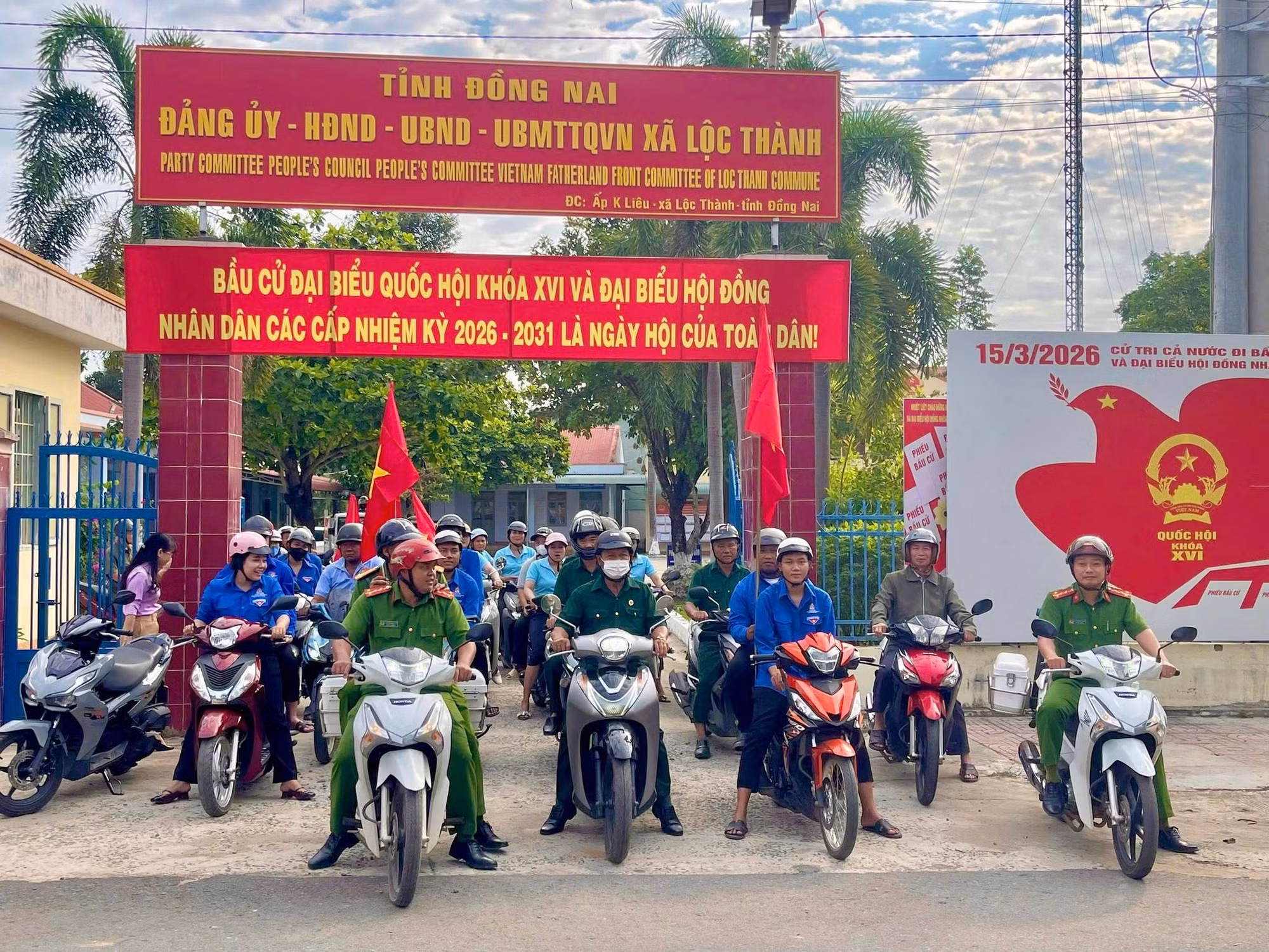 Rộn ràng “Ngày hội non sông” nơi biên giới của tỉnh Đồng Nai -0