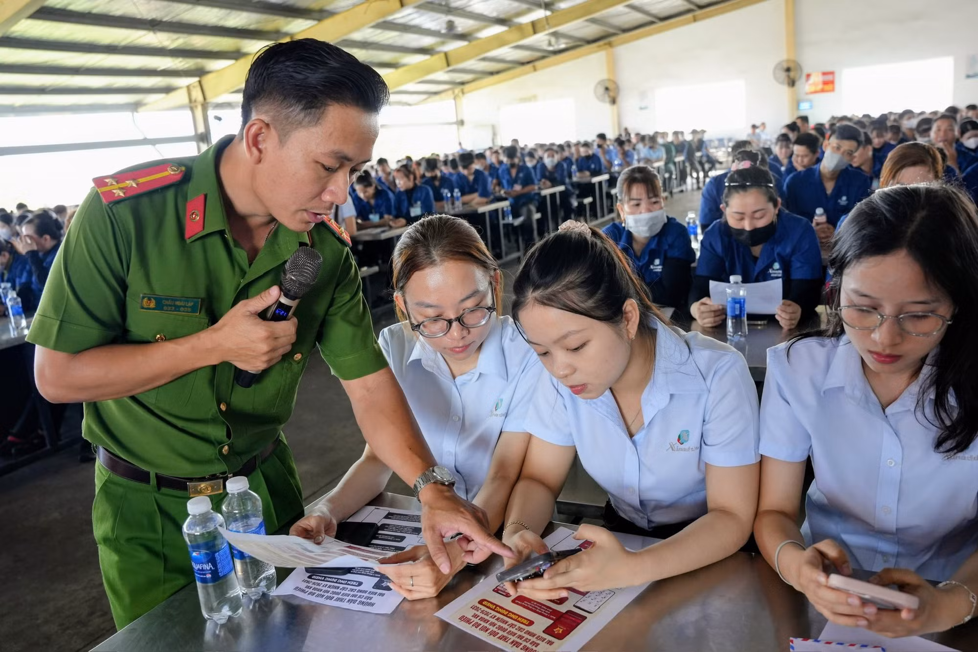Tổng lực triển khai các phương án bảo đảm ANTT trước thềm ngày hội toàn dân -1