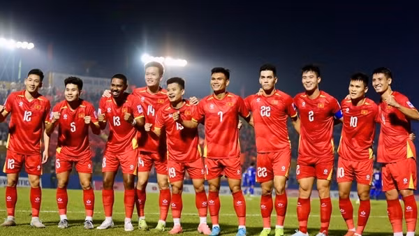 Được xử thắng Malaysia, vì sao ĐTQG Việt Nam vẫn tụt hạng?