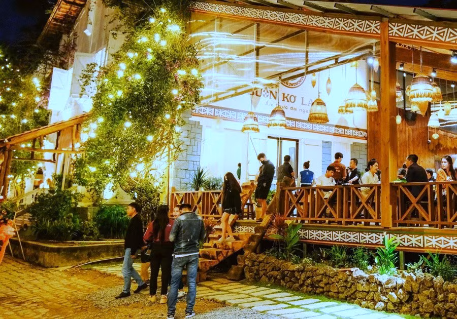 Ngăn chặn lợi dụng giá xăng dầu tăng để tăng giá dịch vụ -0