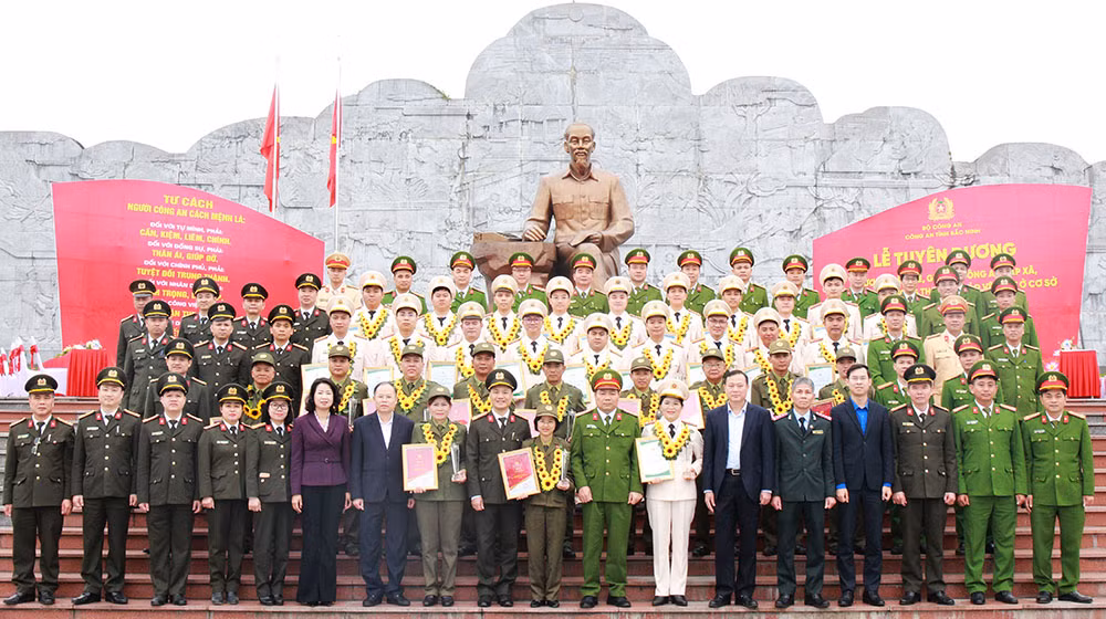 anh toan canh.jpg -0