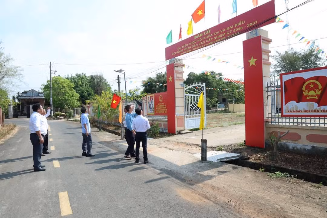 Rộn ràng “Ngày hội non sông” nơi biên giới của tỉnh Đồng Nai -0