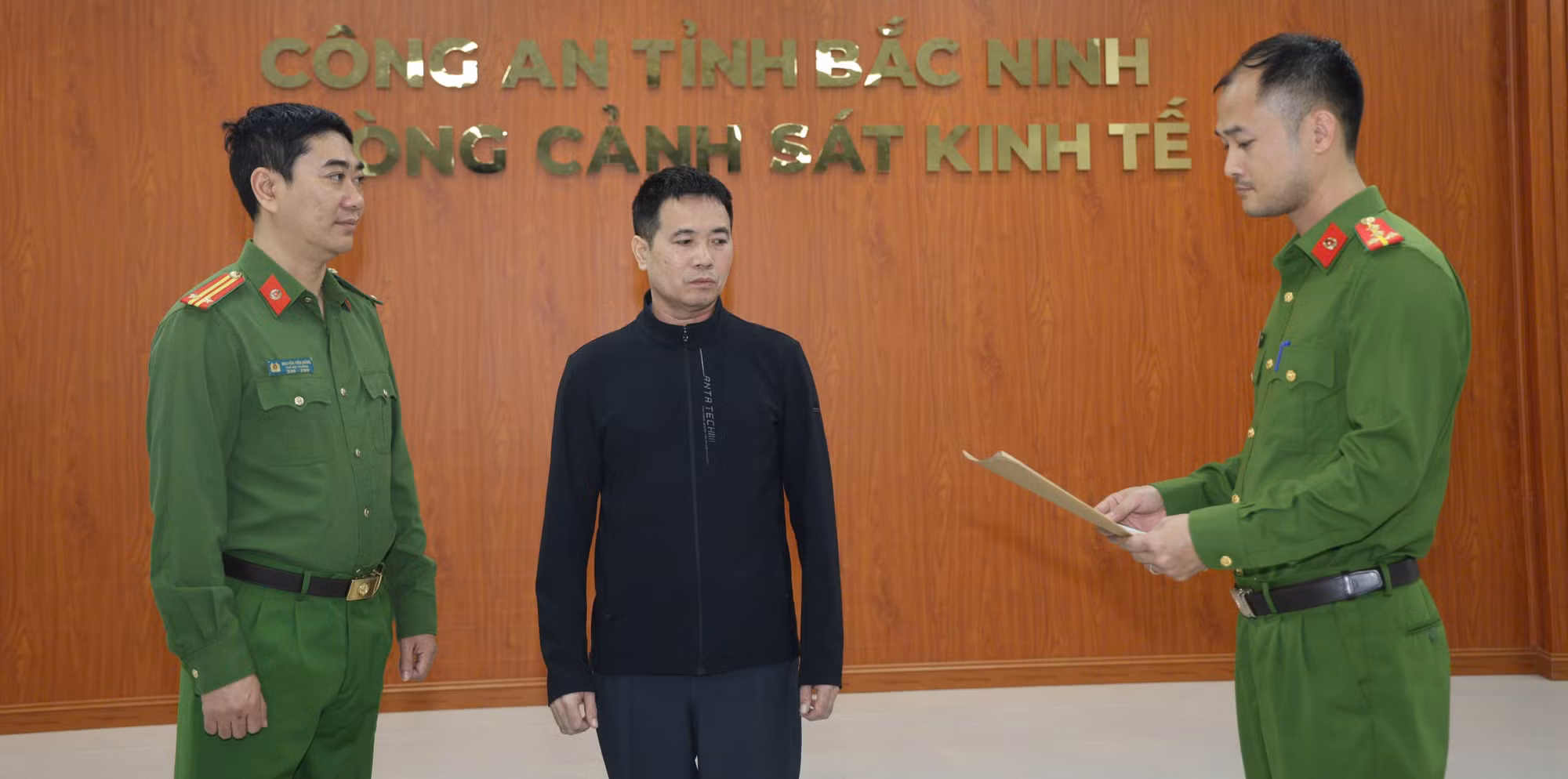  Khởi tố chủ cơ sở sản xuất số lượng lớn giấm ăn giả -0