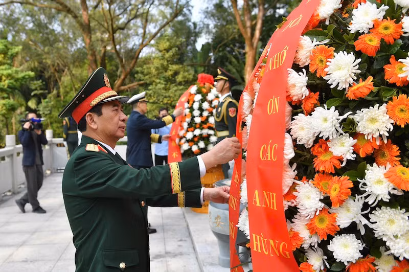Bộ trưởng Phan Văn Giang và Đoàn đại biểu Việt Nam sang Trung Quốc dự giao lưu -3
