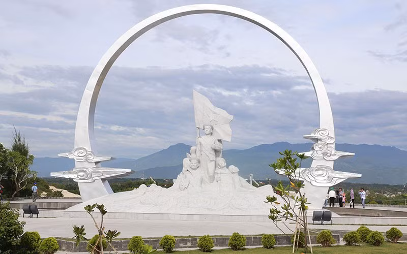 38 năm vang mãi lời thề giữa đảo -0