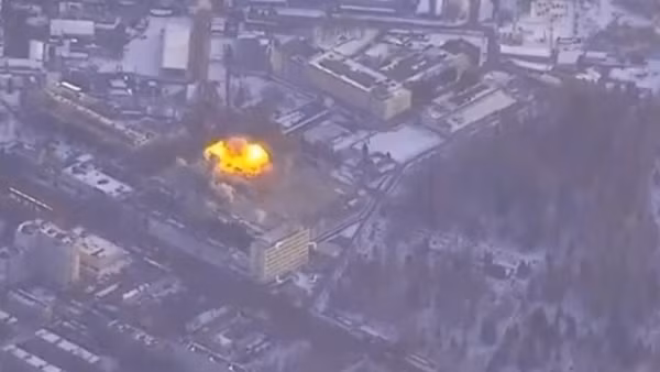 Ukraine công bố video phóng tên lửa do Anh tài trợ vào nhà máy ở Nga