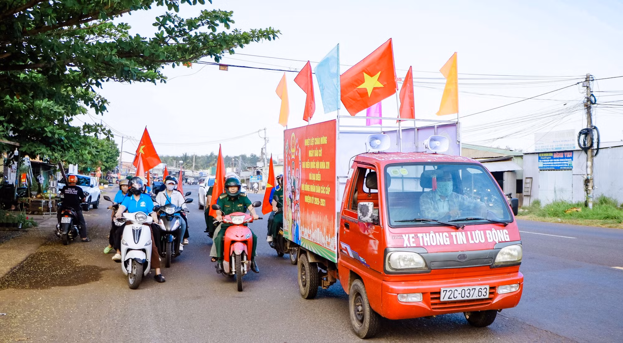 Rộn ràng “Ngày hội non sông” nơi biên giới của tỉnh Đồng Nai -0