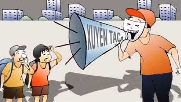 Cuối năm lại diễn trò lố