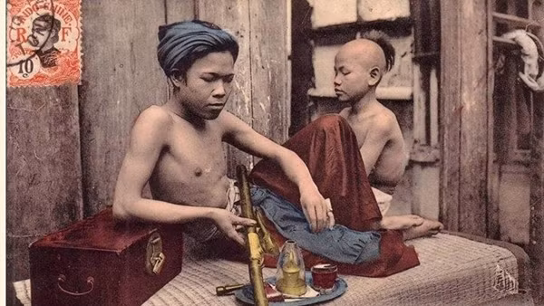 Thuốc phiện, một tình thế của nhà văn An Nam?