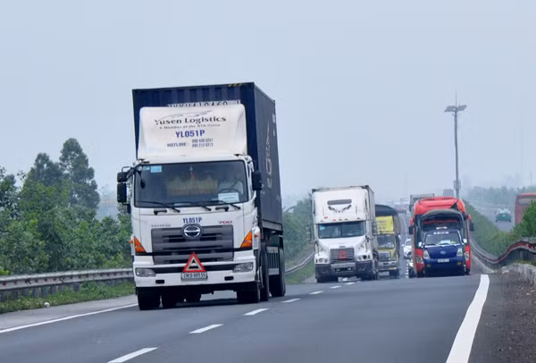 “Siết” an toàn giao thông trong hoạt động vận tải bằng ôtô dịp cuối năm -0