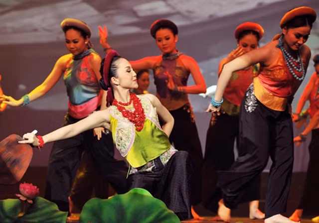 Công nghiệp văn hóa là khâu đột phá trong phát triển văn hóa -0