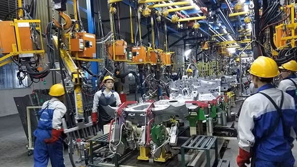 Sản xuất công nghiệp và xuất nhập khẩu phục hồi tích cực