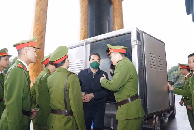Mong mức án ý nghĩa với các bị cáo lầm lỡ trong vụ án “chuyến bay giải cứu” -0