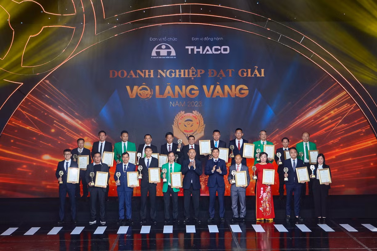 Nhiều tập thể, cá nhân tài xế lái xe an toàn được tuyên dương tại giải “Vô lăng vàng” năm 2023 -0