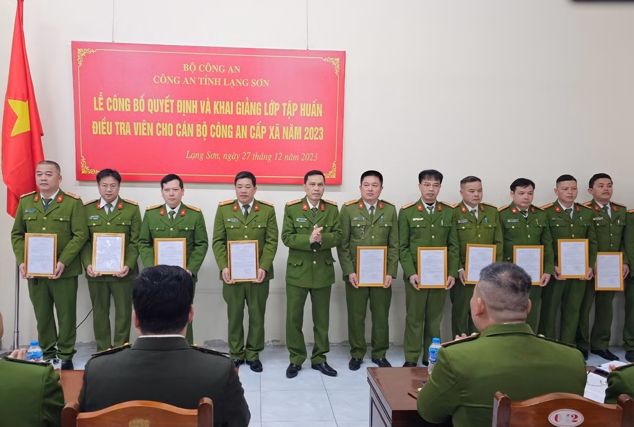 Tập huấn và bổ nhiệm 186 điều tra viên Công an cấp xã ở Lạng Sơn -0