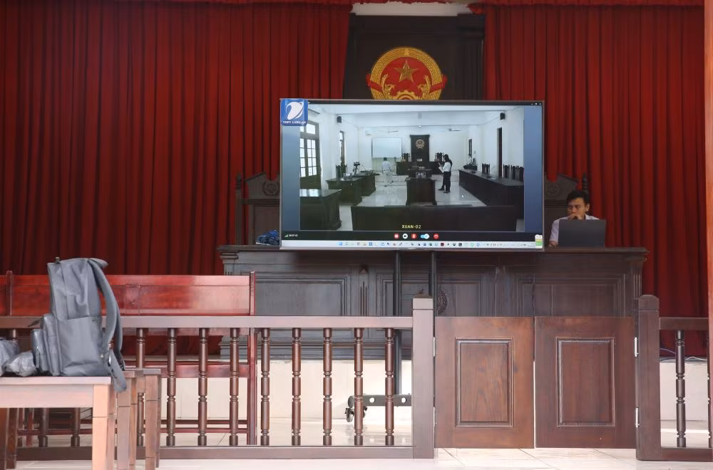 An ninh thắt chặt trong phiên tòa xén xử vụ án “Tịnh thất Bồng Lai” -5