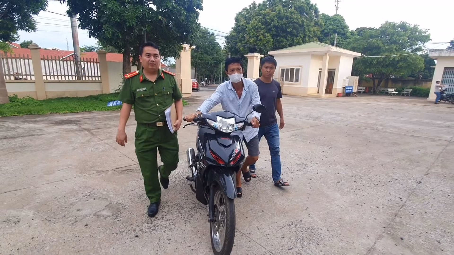 Kẻ mang 10 tiền án vừa ra tù lại đi trộm cắp -0