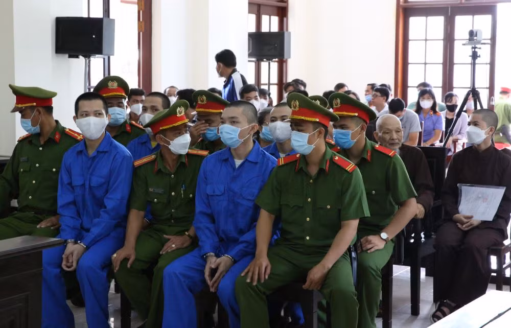 Hoãn phiên tòa xét xử vụ “Tịnh thất Bồng lai” -0