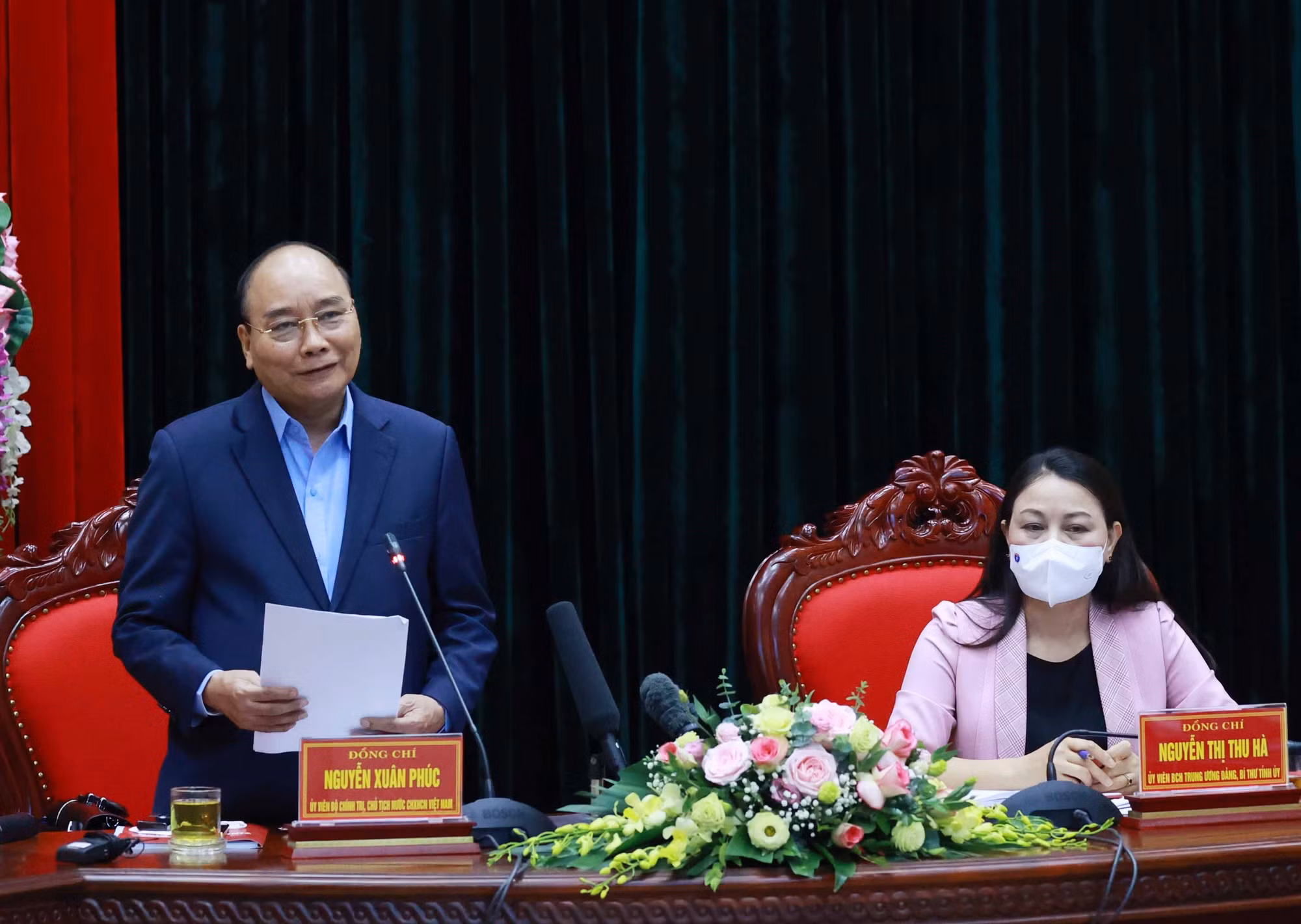 vna_potal_chu_tich_nuoc_nguyen_xuan_phuc_lam_viec_voi_ban_chap_hanh_dang_bo_tinh_ninh_binh_5748690.jpg -0