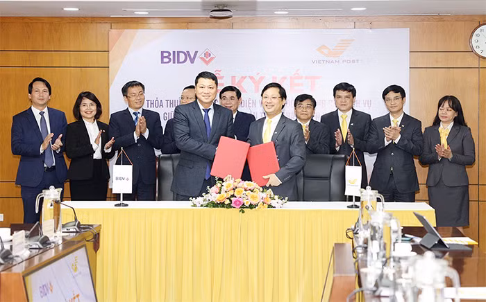 BIDV và Vietnam Post ký kết thỏa thuận hợp tác toàn diện -0