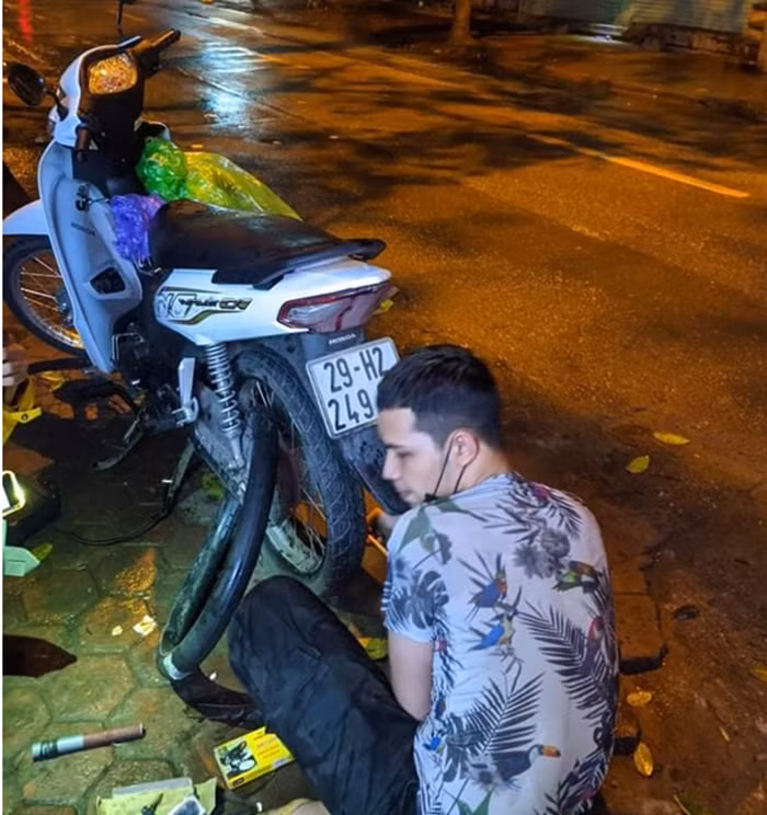 Có một biệt đội giải cứu xe xuyên đêm -0