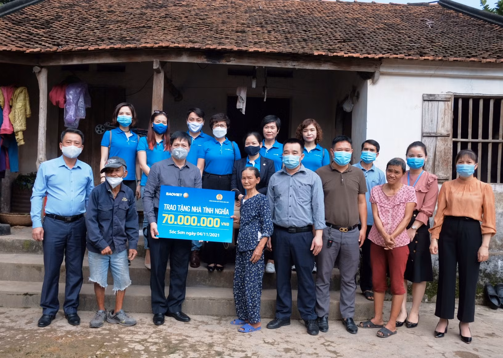Hơn 6 tỷ đồng học bổng “Bảo Việt - Niềm tin thắp sáng tương lai” đến với sinh viên Đại học Kinh tế Quốc dân -0