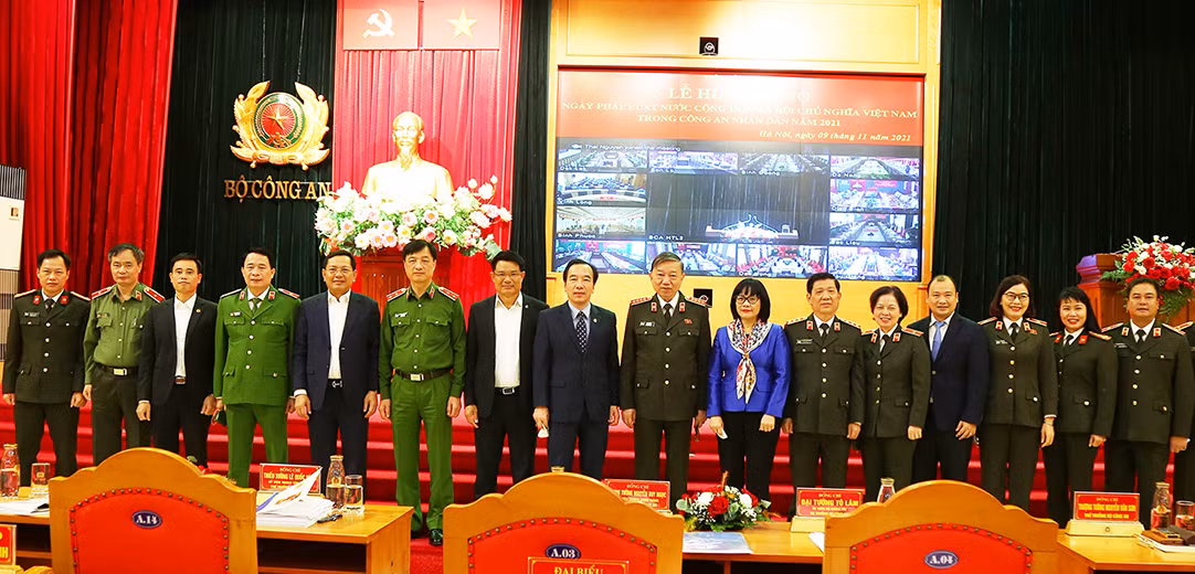 Bộ Công an tổ chức lễ hưởng ứng Ngày Pháp luật Việt Nam -0
