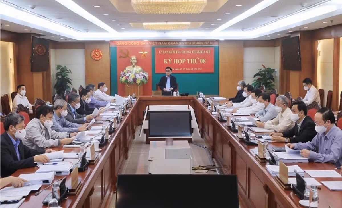 Ủy ban Kiểm tra Trung ương kỷ luật và đề nghị kỷ luật nhiều cán bộ -0