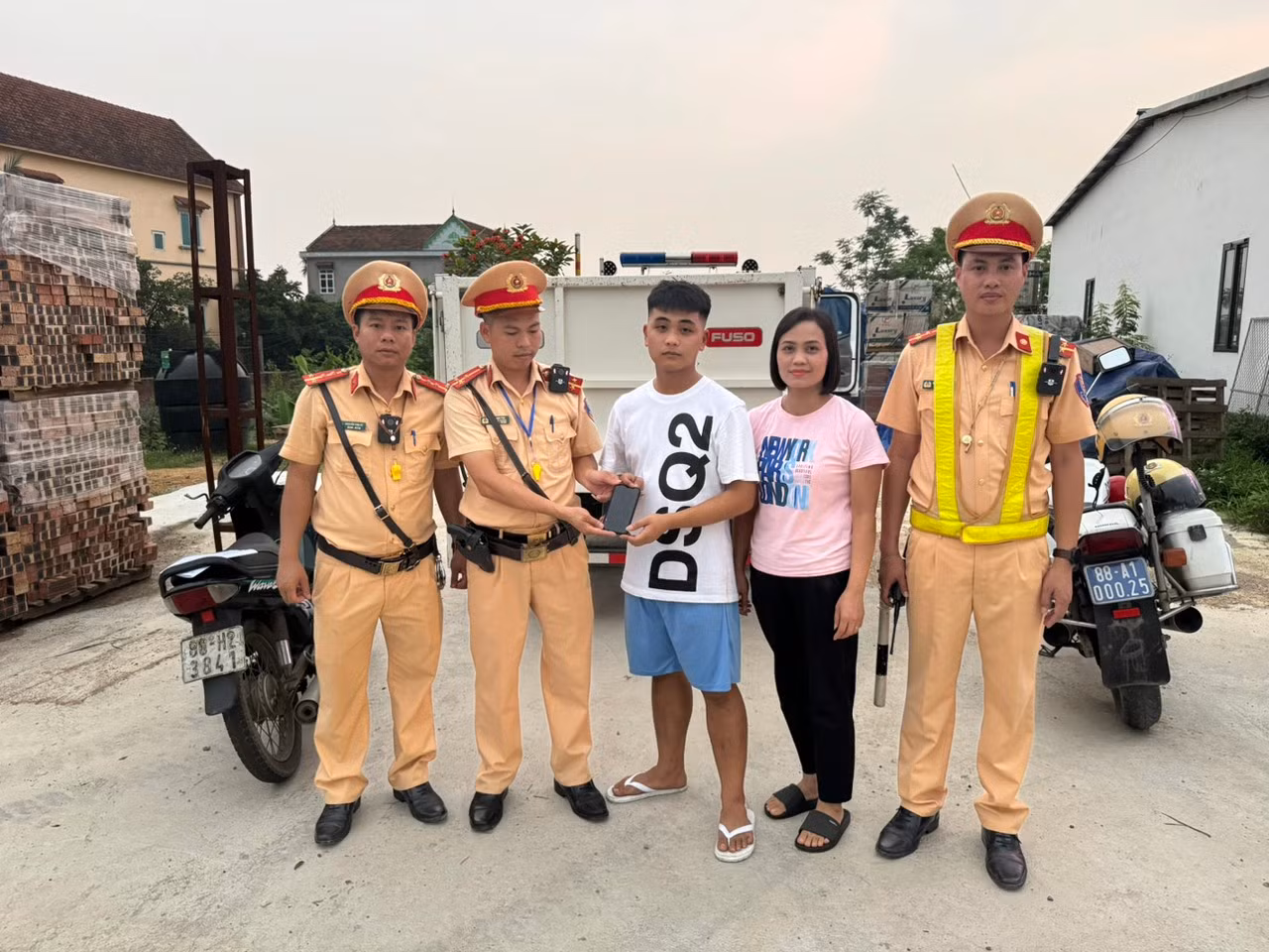 Đại uý CSGT 