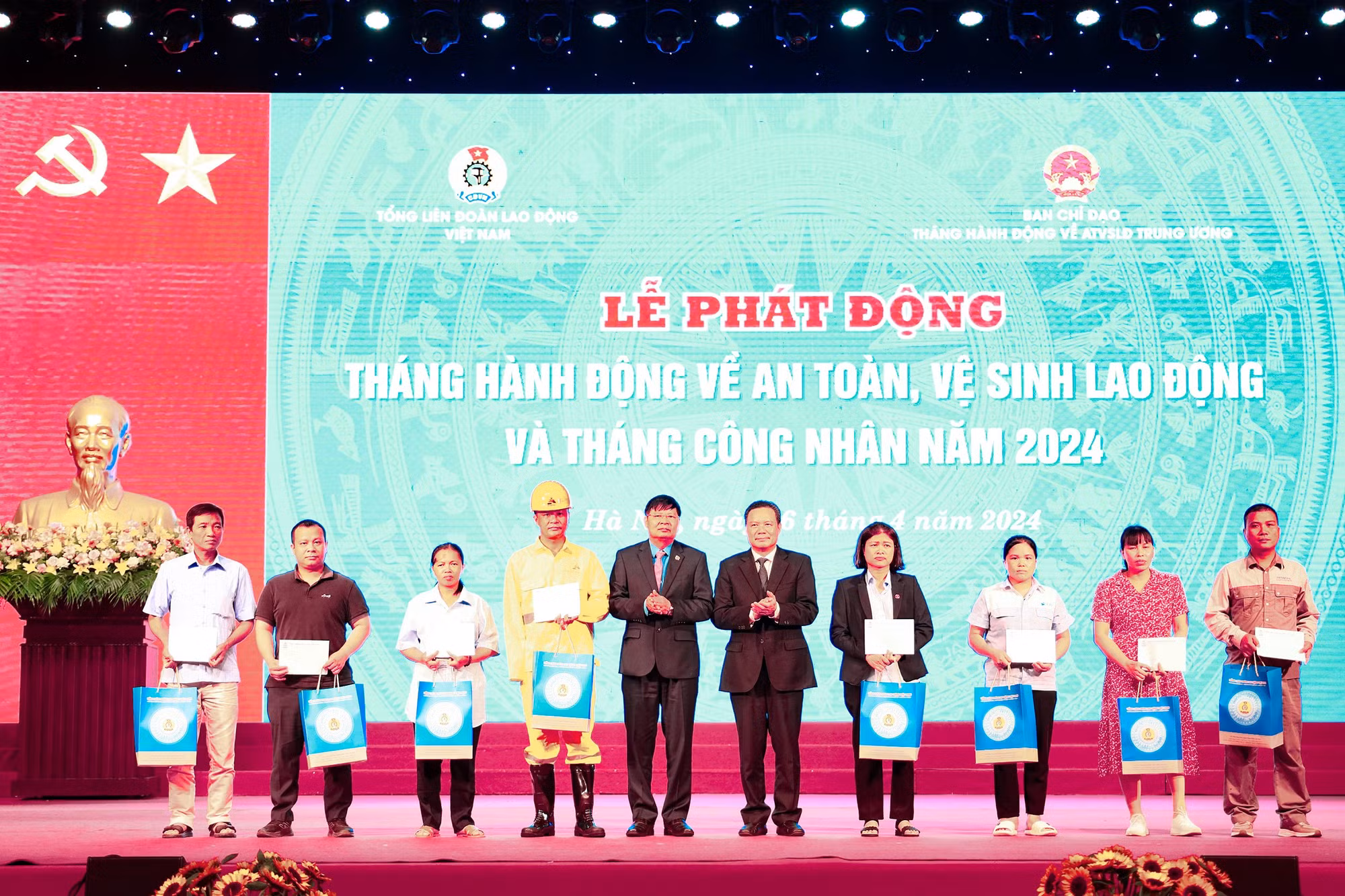 Phát động Tháng Công nhân và Tháng hành động an toàn và vệ sinh lao động -0