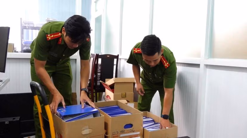 Triệt phá băng nhóm cho vay lãi nặng xuyên quốc gia, thu lợi bất chính hơn 4.627 tỷ đồng -1