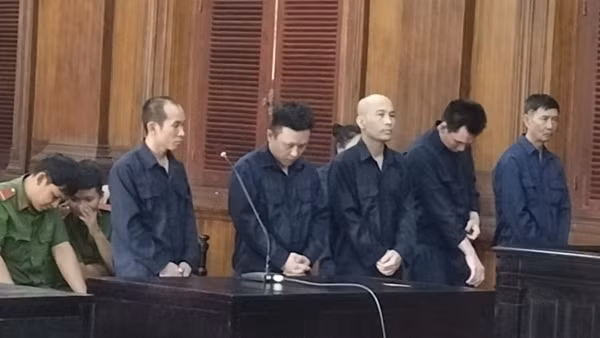 Tử hình 5 bị cáo&nbsp;vận chuyển ma túy từ nước ngoài về Việt Nam