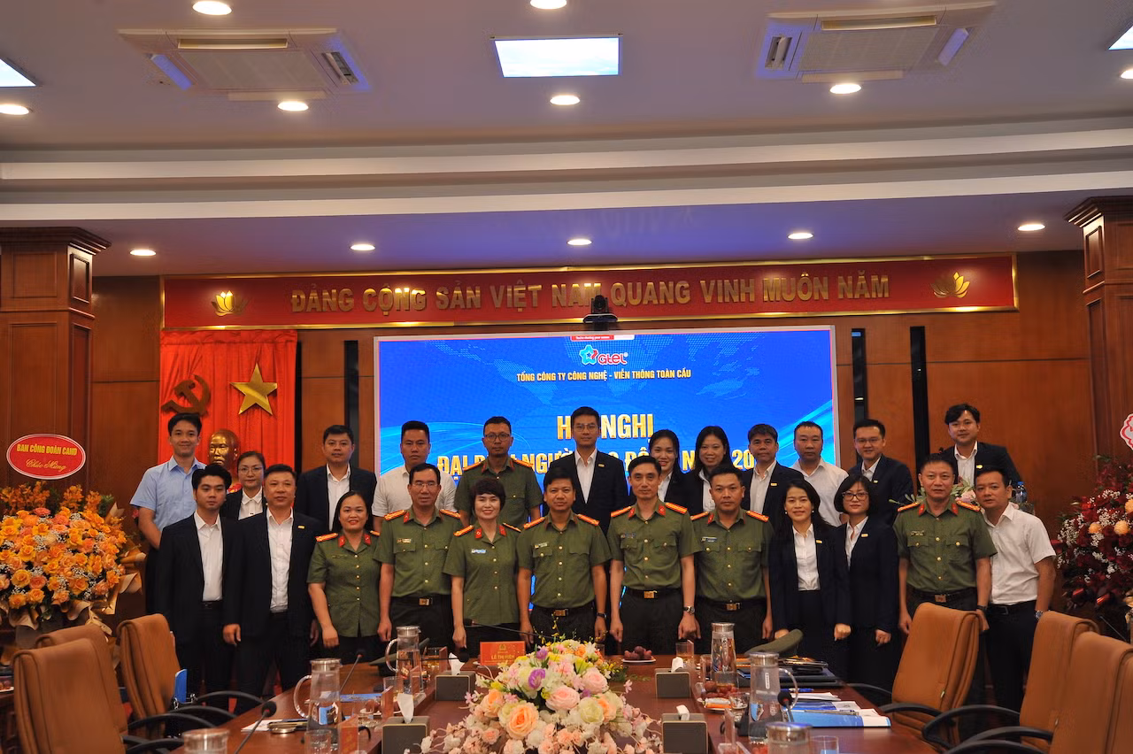 Công đoàn cơ sở Tổng công ty Công nghệ- Viễn thông Toàn cầu được tặng Bằng khen của Bộ trưởng Bộ Công an -0