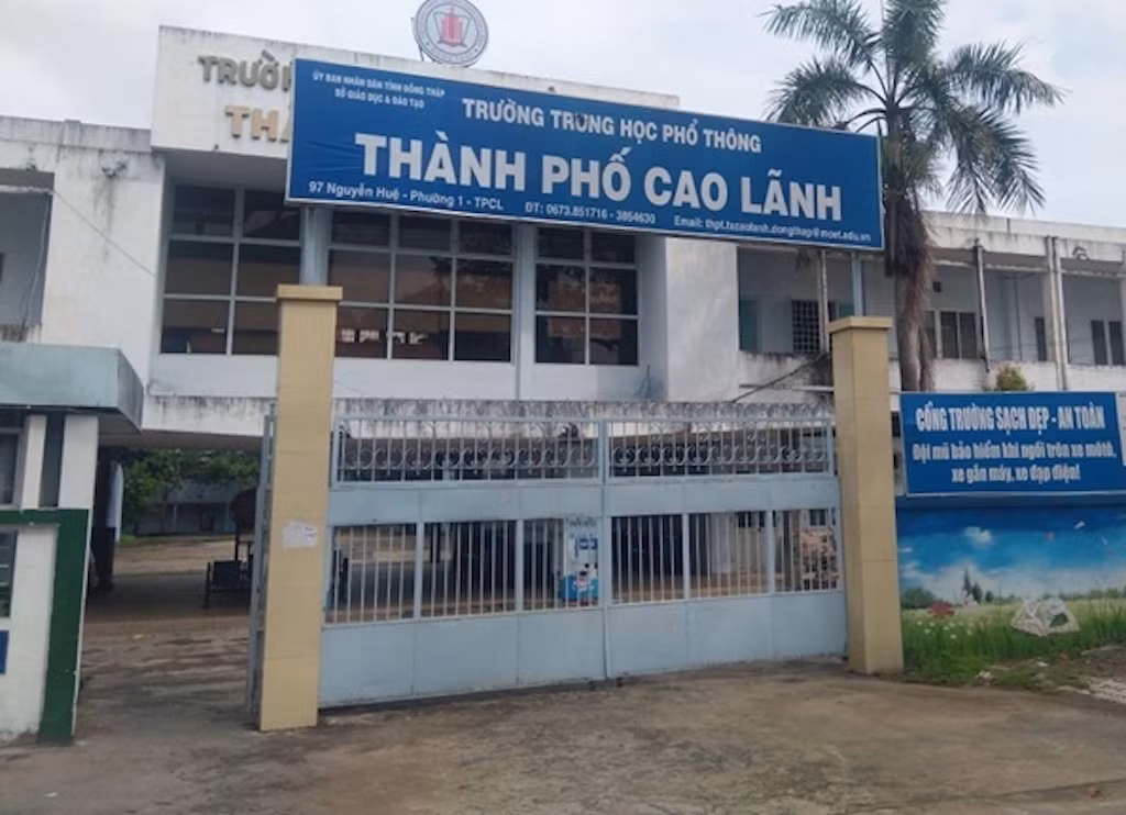 Điều tra vụ giáo viên lộ đoạn clip nhạy cảm khi đang dạy trực tuyến -0