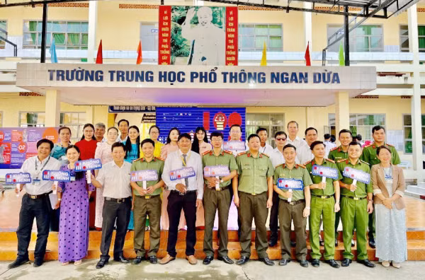 Hơn 1.300 học sinh được trang bị “sức đề kháng số” phòng ngừa tội phạm mạng -0
