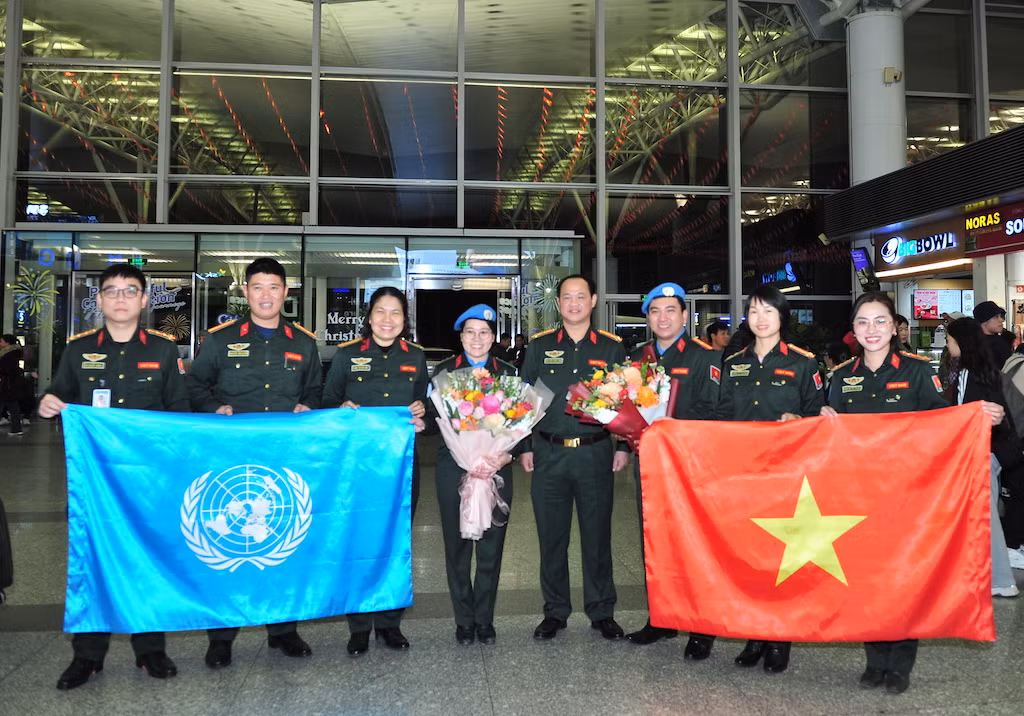 Bịn rịn tiễn những “sứ giả” hòa bình lên đường làm nhiệm vụ quốc tế -0