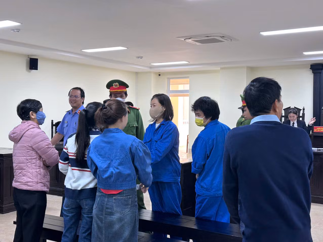 Hoãn phiên toà vụ án Việt Á tại Đắk Lắk -0