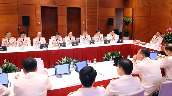Đoàn đại biểu Đảng bộ Công an Trung ương đóng góp nhiều ý kiến vào các dự thảo Văn kiện trình Đại hội Đảng