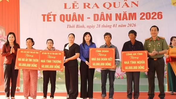 Xuân yêu thương hướng về cơ sở